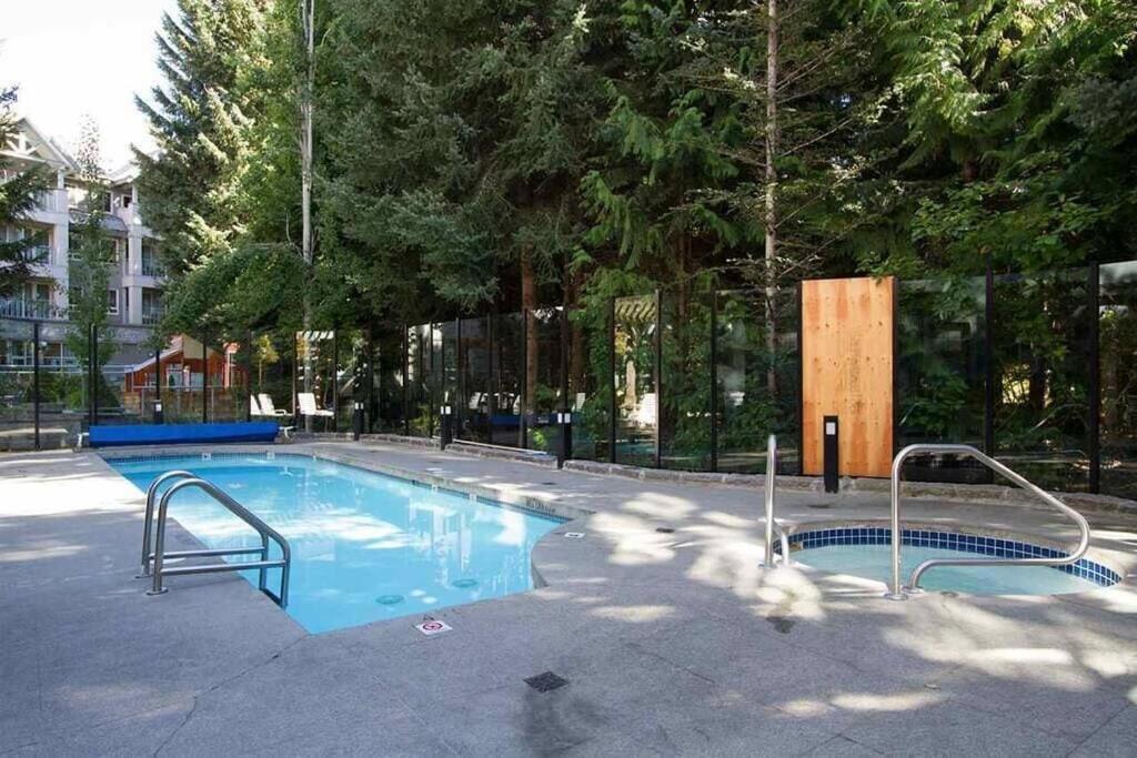 Couples' Studio In Whistler Village Exterior photo